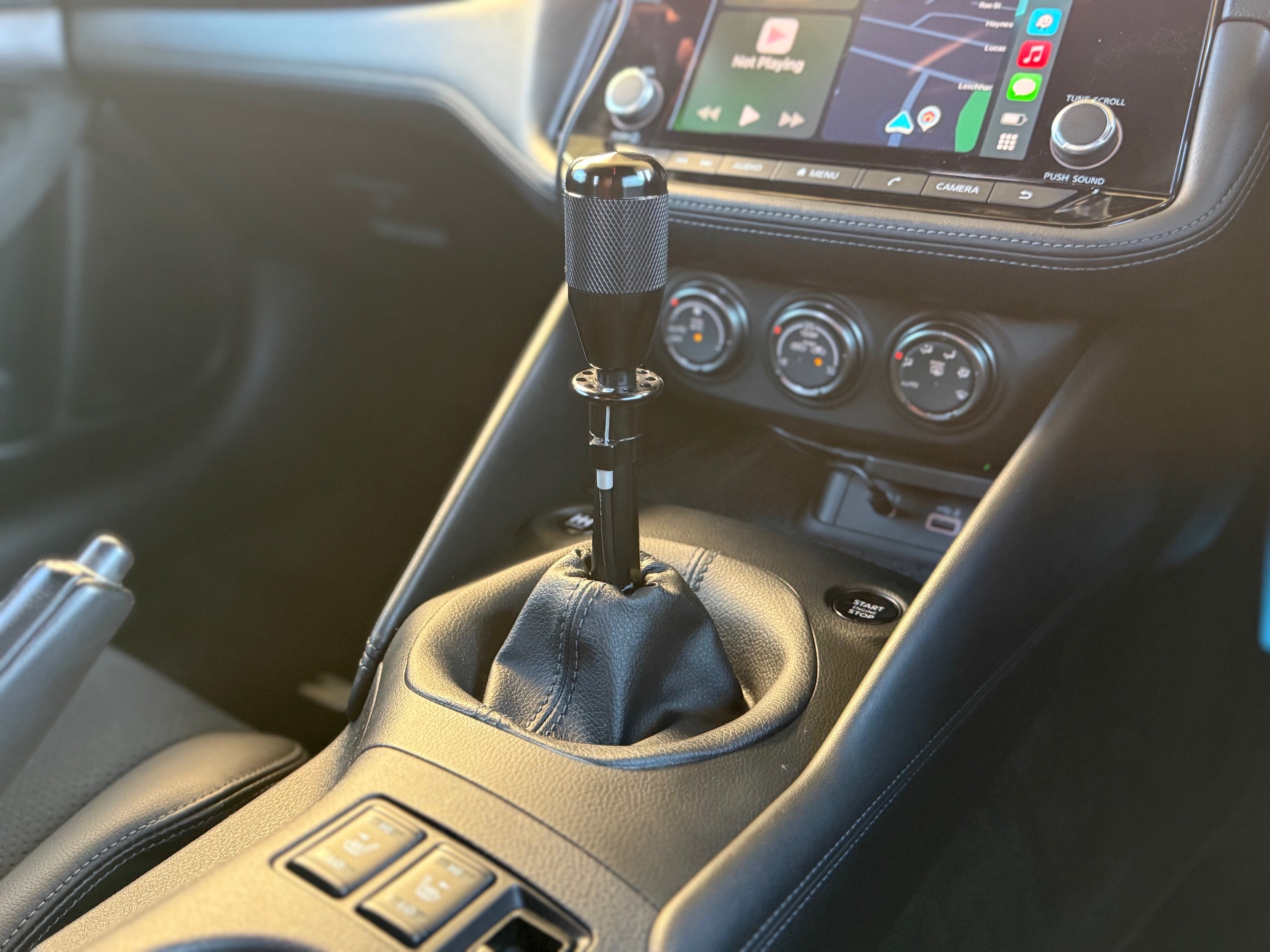 Nissan 370Z Palanca de Cambios Corta Carbon Pro_5