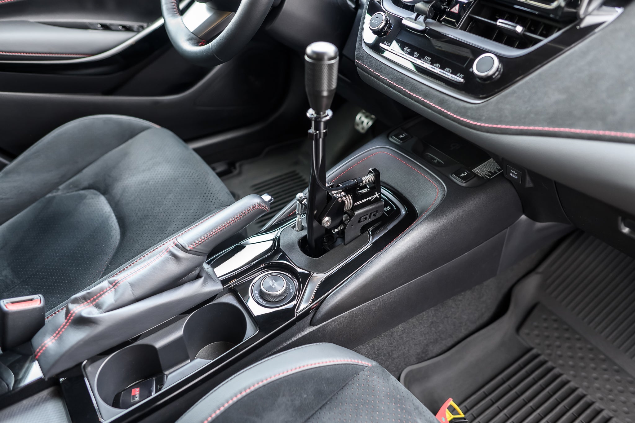 試着のみ COOLERWORX ショートシフター GRカローラ GZEA14H Coolerworx Classic Pro Short Shifter - Fits Toyota Corolla GR